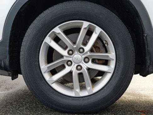 Used 2014 Kia Sorento LX image 15