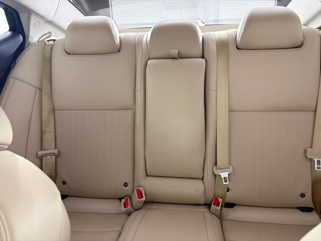 Used 2022 Nissan Maxima SV w/ Floor Mat Group FWD image 38