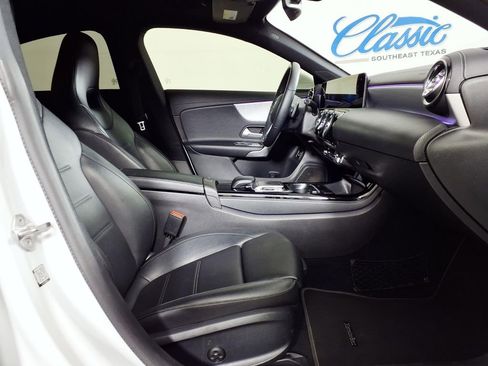 Used 2020 Mercedes-Benz CLA 250 image 11