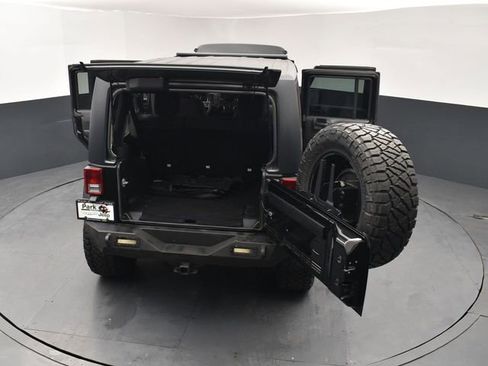 Used 2018 Jeep Wrangler Unlimited Sport S image 29