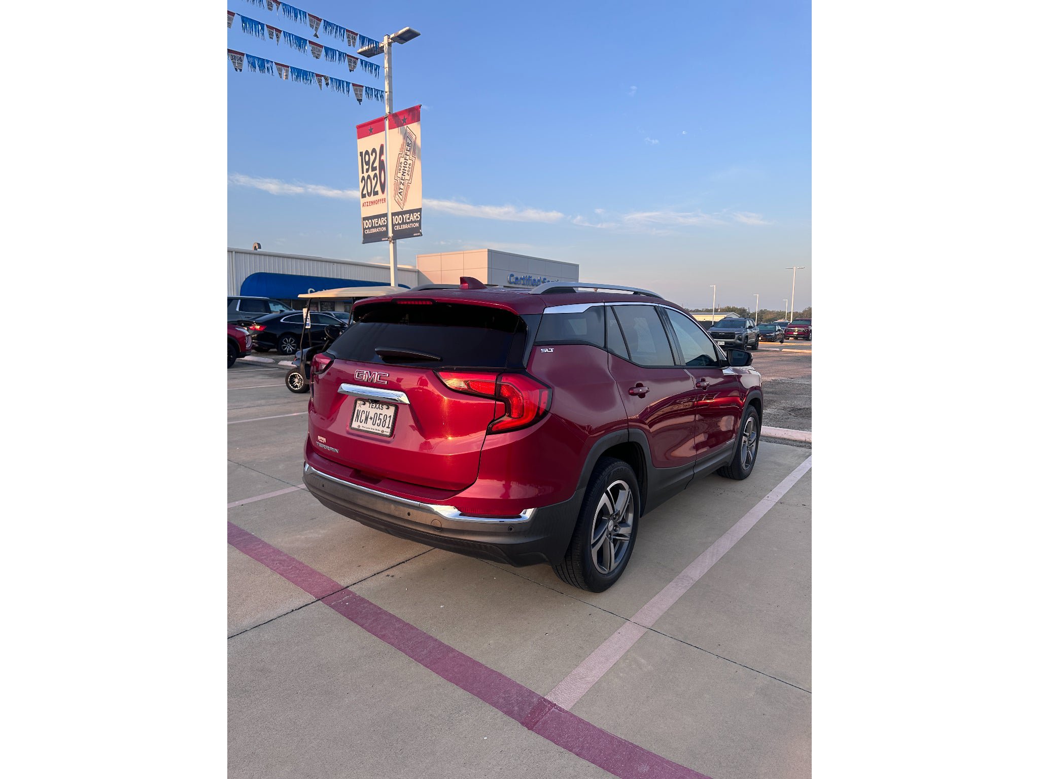 Used 2020 GMC Terrain SLT FWD image 2