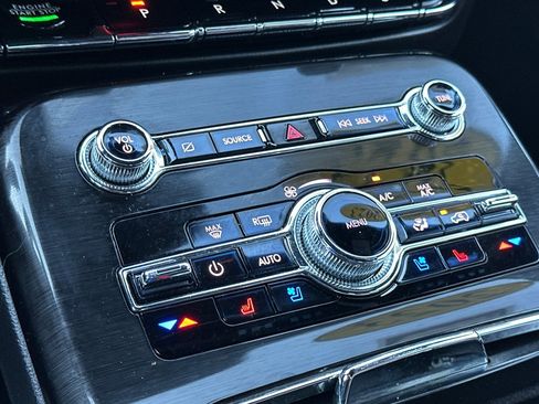 Used 2023 Lincoln Nautilus Reserve w/ Luxury Package image 20