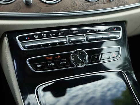 Used 2017 Mercedes-Benz E 400 4MATIC Wagon image 39