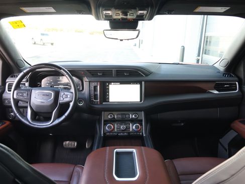Used 2023 GMC Yukon XL Denali Ultimate image 18