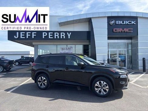 Used 2023 Nissan Rogue SV image 1