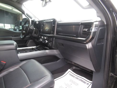 Used 2023 Ford F250 Lariat w/ Lariat Ultimate Package AWD/4WD image 8