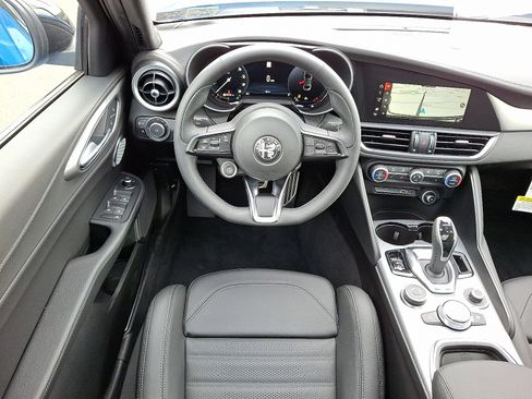 New 2025 Alfa Romeo Giulia AWD image 7