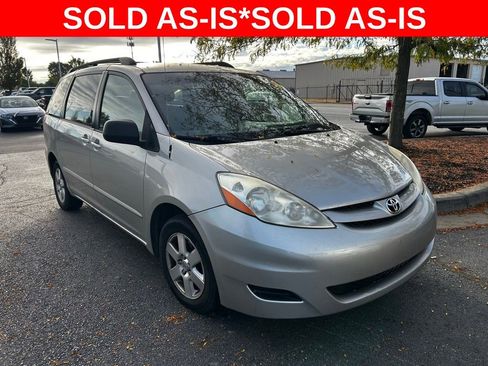Used 2008 Toyota Sienna LE image 1
