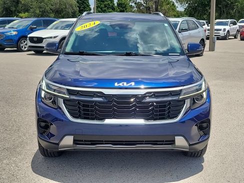 Used 2024 Kia Seltos EX FWD image 2
