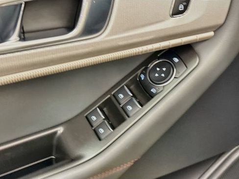 Certified 2025 Ford Explorer Active AWD/4WD image 18