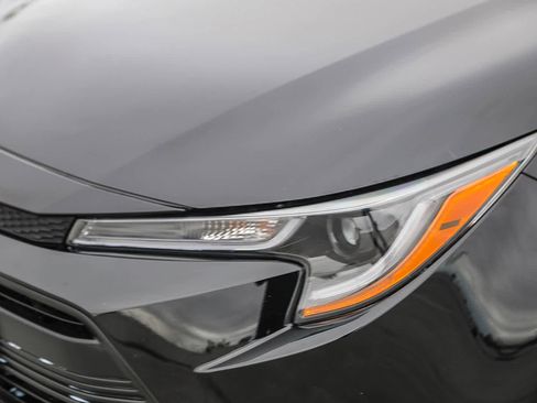 Certified 2025 Toyota Corolla LE image 9