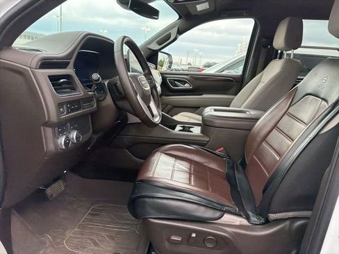 Used 2024 GMC Yukon XL SLE AWD/4WD image 16