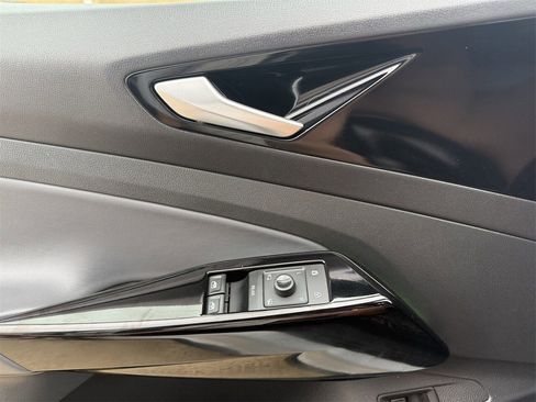 Used 2021 Volkswagen ID.4 Pro S w/ Gradient Package image 23