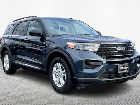 Used 2022 Ford Explorer XLT image 5