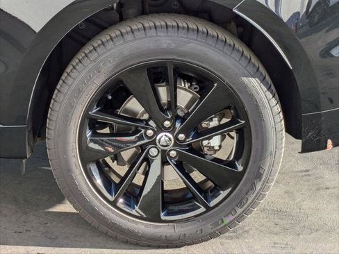 Used 2024 Jaguar F-PACE R-Dynamic S image 9