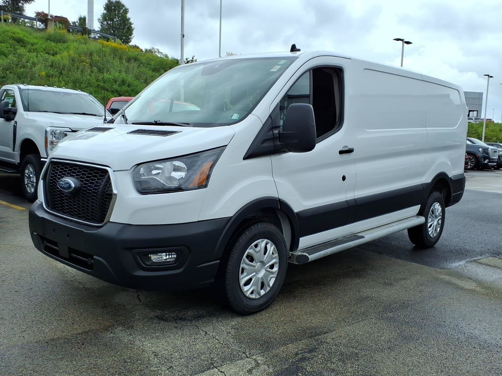 Used 2025 Ford Transit 250 Low Roof w/ Exterior Upgrade Package RWD image 3