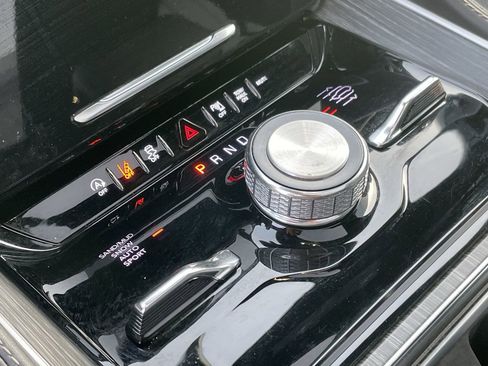 Used 2024 Jeep Wagoneer Series III w/ Premium Group I image 20