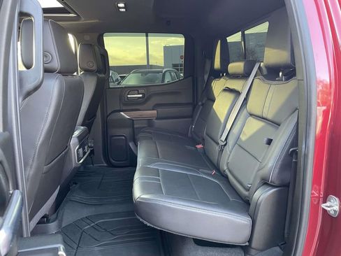 Used 2019 Chevrolet Silverado 1500 High Country w/ Technology Package image 3