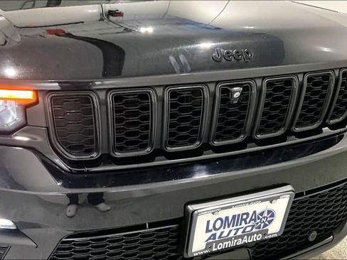 Used 2023 Jeep Grand Cherokee Limited w/ Luxury Tech Group II image 35