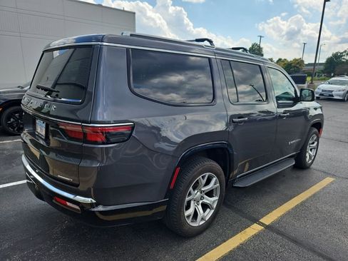 Used 2022 Jeep Wagoneer Series I w/ Premium Group I AWD/4WD image 3