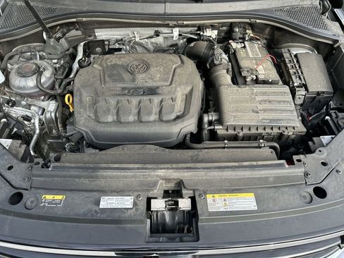 Used 2023 Volkswagen Tiguan SE R-Line image 27