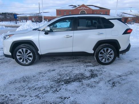 Used 2020 Toyota RAV4 Limited image 5