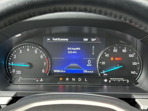 Used 2022 Ford Explorer XLT image 30