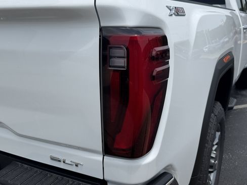 New 2026 GMC Sierra 2500 SLT w/ SLT Convenience Package AWD/4WD image 5
