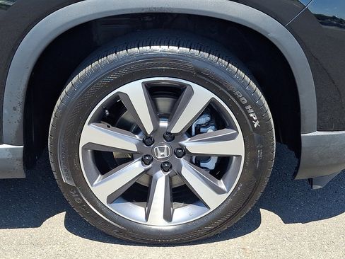 Used 2023 Honda Pilot Touring image 8