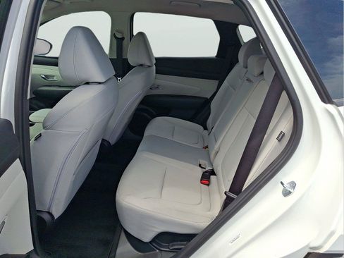 Certified 2025 Hyundai Tucson SEL AWD/4WD image 8