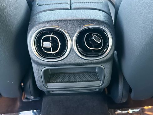 Used 2025 Mercedes-Benz GLC 43 AMG 4MATIC image 19