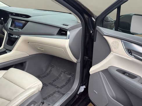 Used 2018 Cadillac XT5 Premium Luxury w/ Driver Assist Package image 10