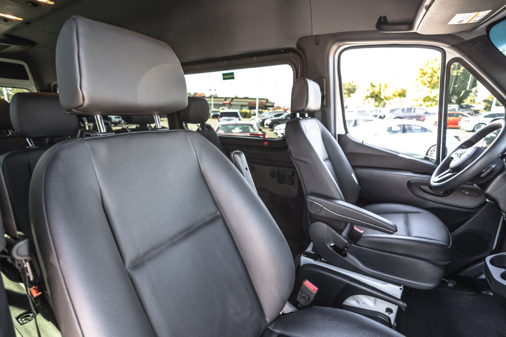 Used 2024 Mercedes-Benz Sprinter 2500 image 17