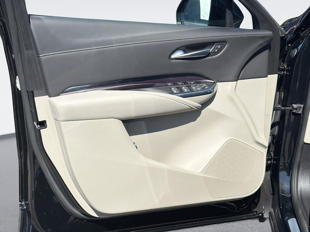 Certified 2023 Cadillac XT4 Luxury FWD image 17