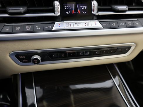 Used 2019 BMW X7 xDrive50i w/ Premium Package image 32