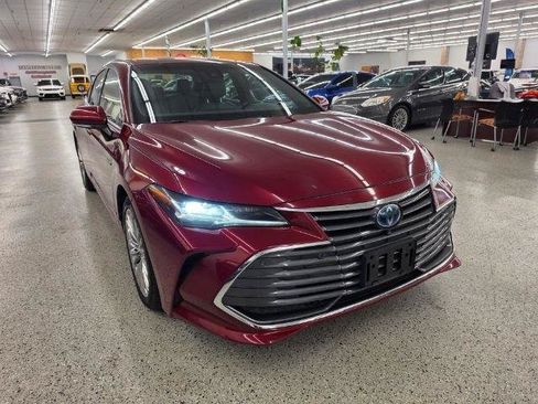 Used 2020 Toyota Avalon Limited w/ Advanced Safety Package FWD image 4