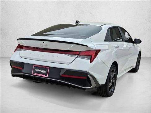 New 2026 Hyundai Elantra SEL Sport FWD image 2