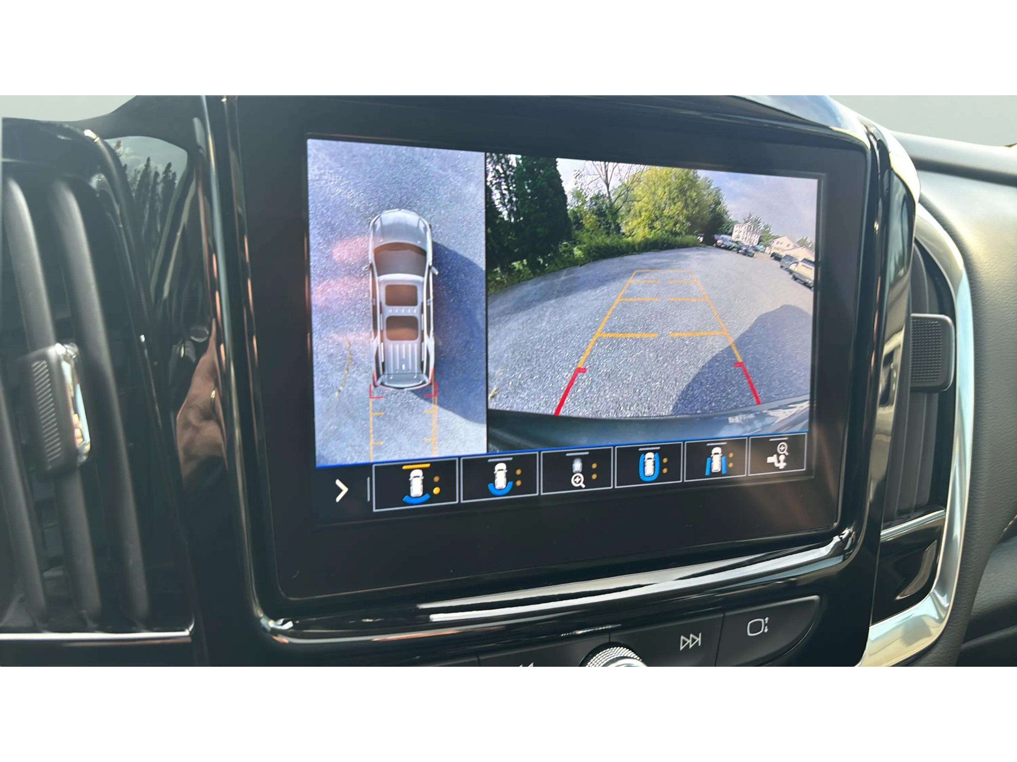 Used 2021 Chevrolet Traverse RS AWD/4WD image 21