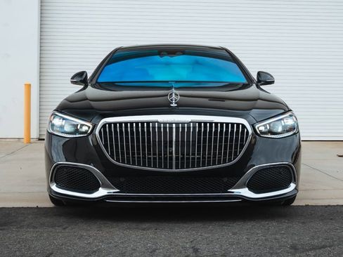 Used 2023 Mercedes-Benz Maybach S 580 4MATIC image 2