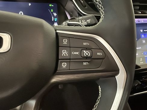 Used 2023 Jeep Grand Cherokee 4WD 4xe image 18