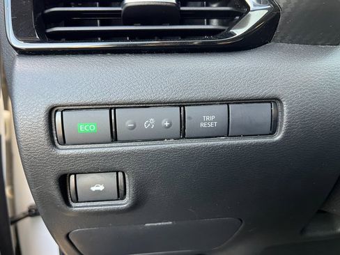 Used 2022 Nissan Sentra SV w/ Trunk Package image 15