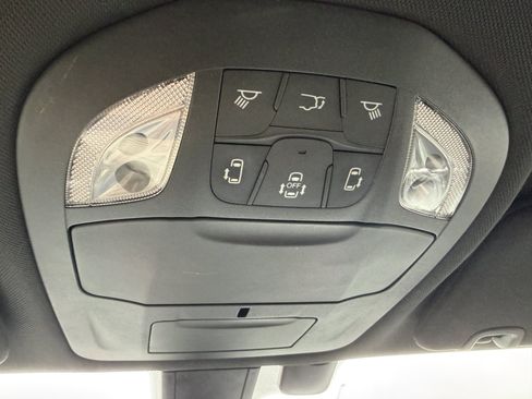 Used 2018 Chrysler Pacifica Touring-L Plus w/ S Appearance Package FWD image 32
