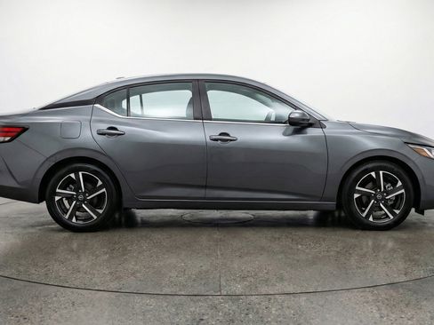 Used 2025 Nissan Sentra SV FWD image 11