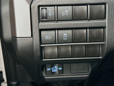 Used 2025 Toyota Tacoma TRD Off-Road image 17