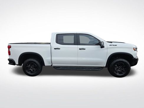 Used 2023 Chevrolet Silverado 1500 ZR2 w/ Technology Package AWD/4WD image 6
