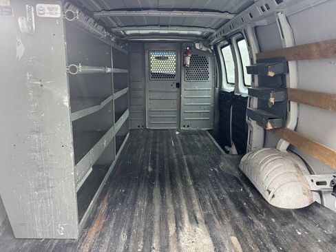 Used 2014 GMC Savana 2500 RWD image 21