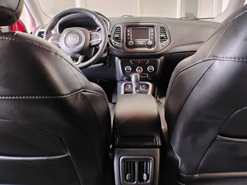 Used 2018 Jeep Compass Latitude image 11