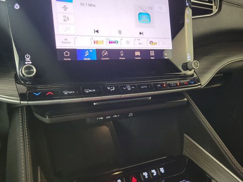 Used 2024 Jeep Wagoneer Series III w/ Premium Group I image 20