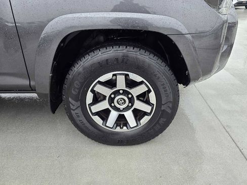 Certified 2018 Toyota 4Runner TRD Off-Road Premium image 9