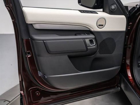 New 2026 Land Rover Discovery Limited Edition AWD/4WD image 24